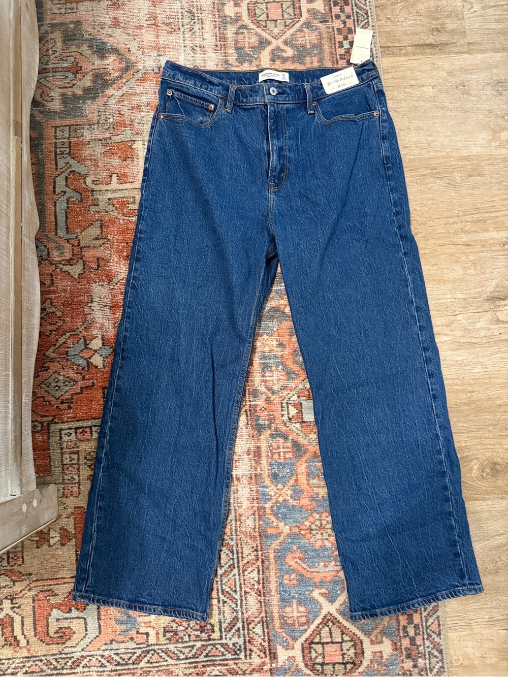NWT Abercrombie High Rise 90’s Relaxed Jeans